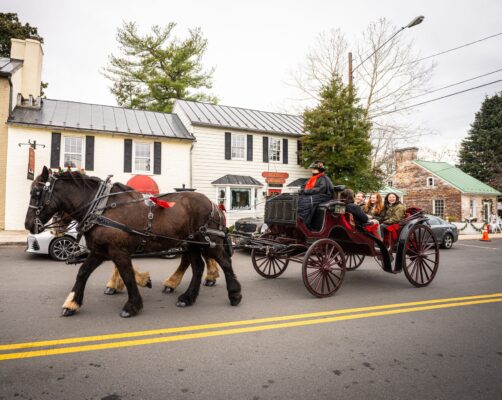 Town of Middleburg holiday carriage ride