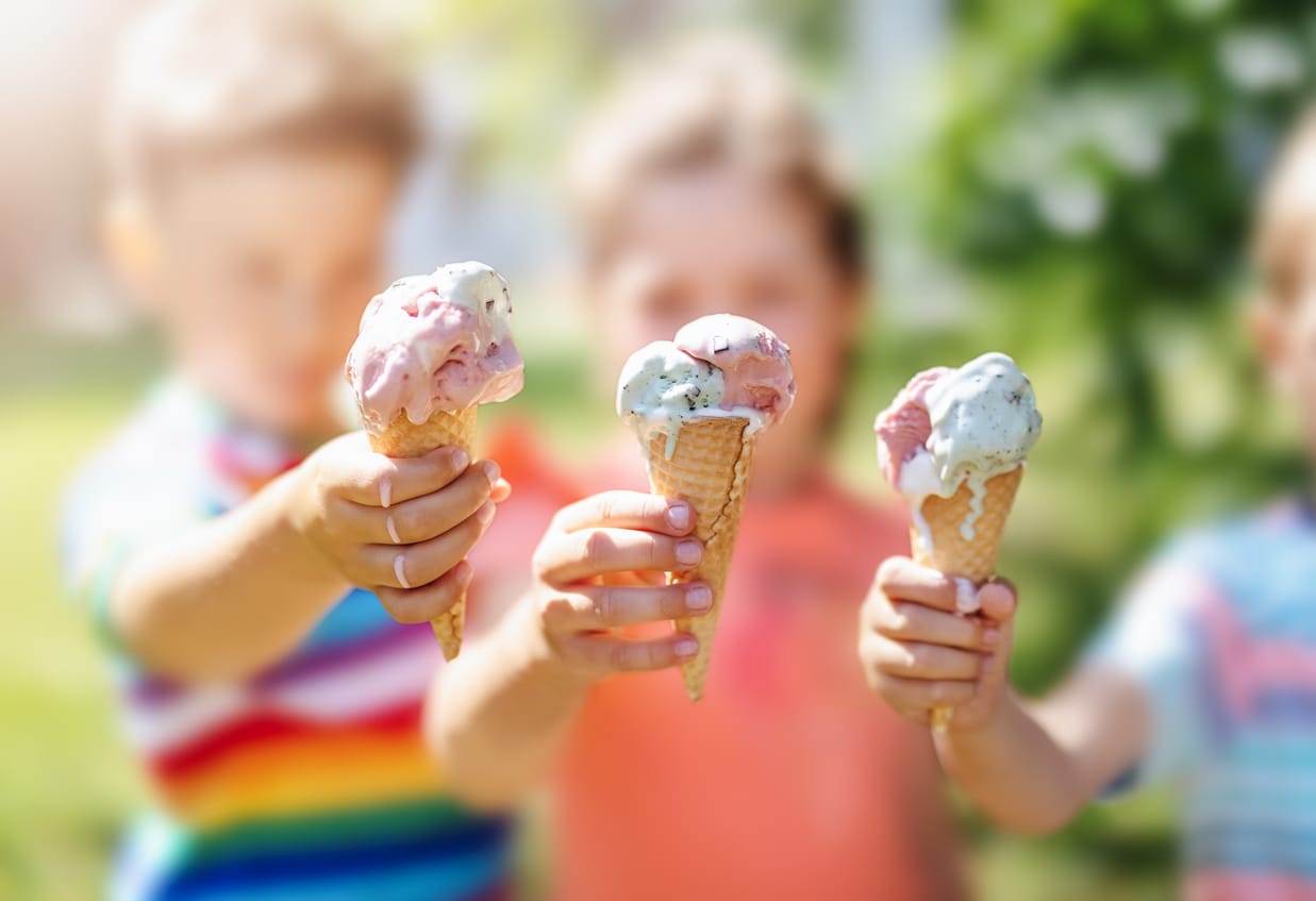 kids in park with ice cream cones