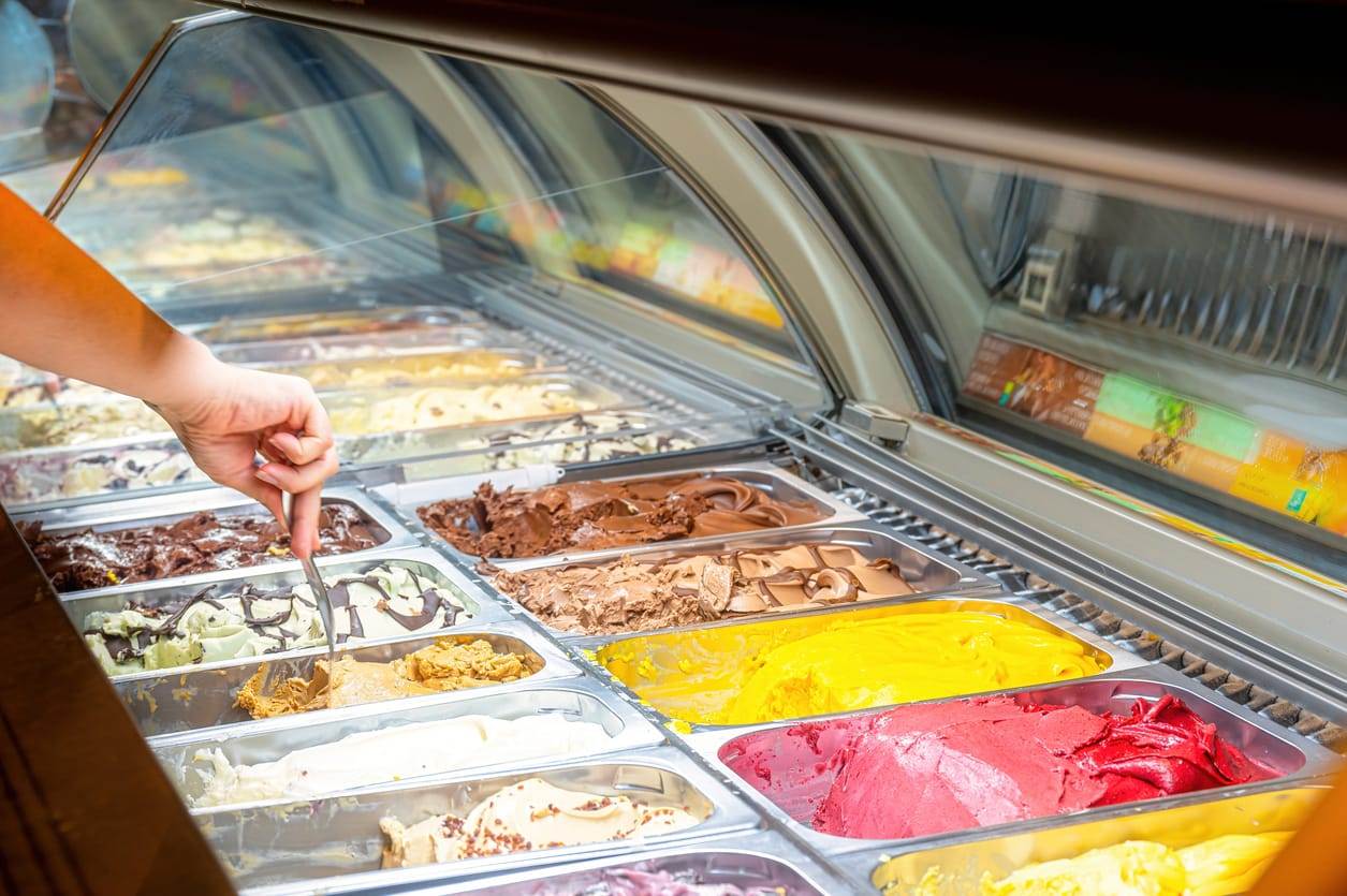 ice cream serving in glass case